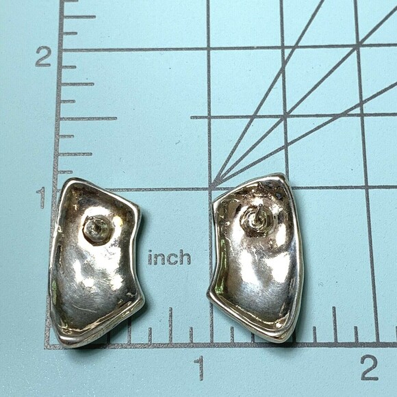 Silver Tone Earrings Hammered Curved Rectangle Post Minimalist Geometric Stylish - Picture 6 of 7